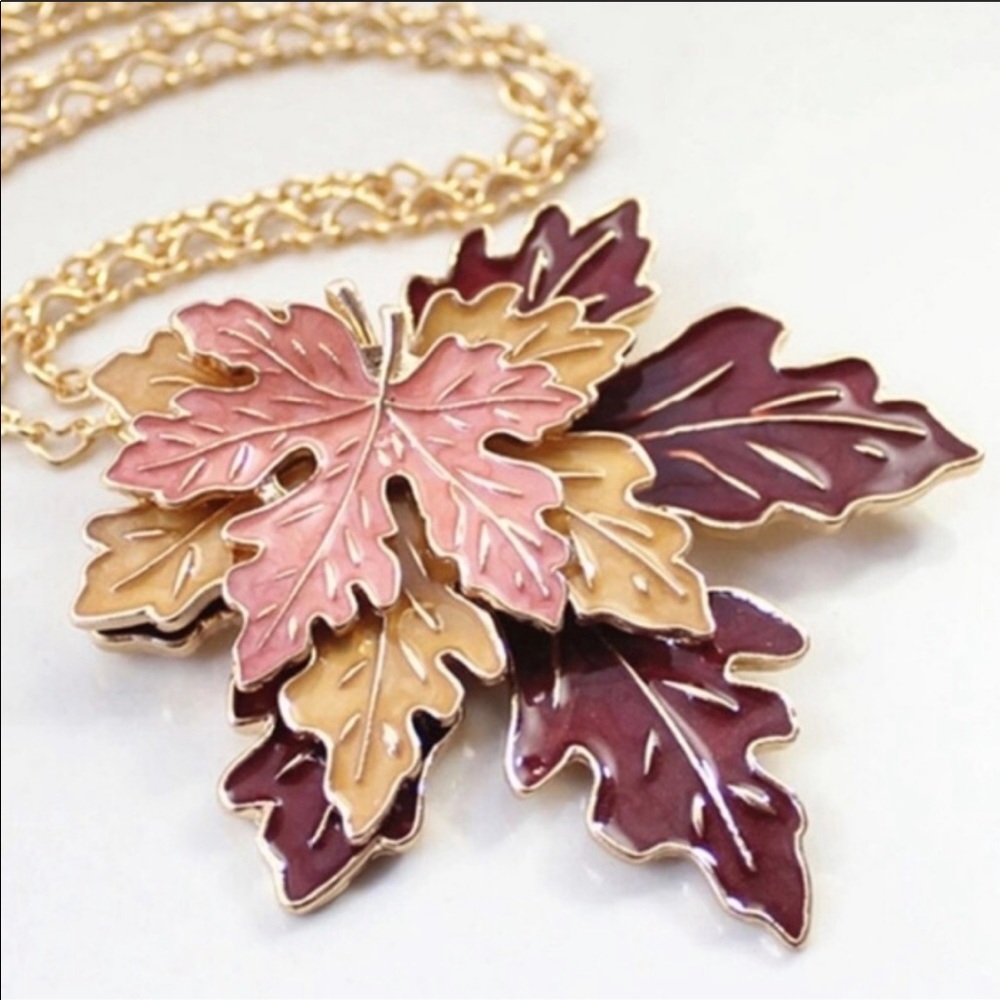 🍁 MAPLE LEAF FALL NECKLACE! - Picture 3 of 3